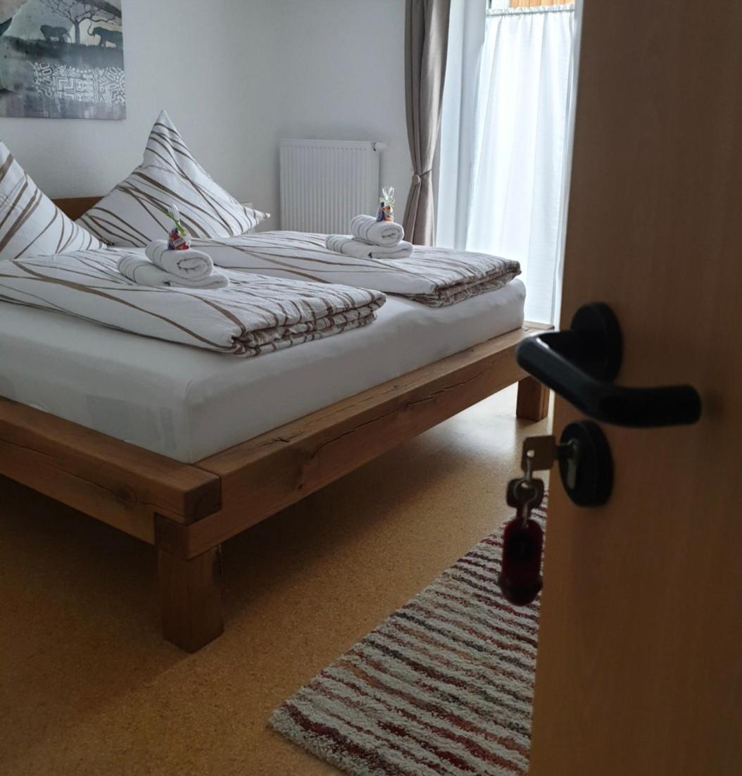 I24Rooms - Gaestezimmer Mit Eigenem Garten Legau Exterior foto